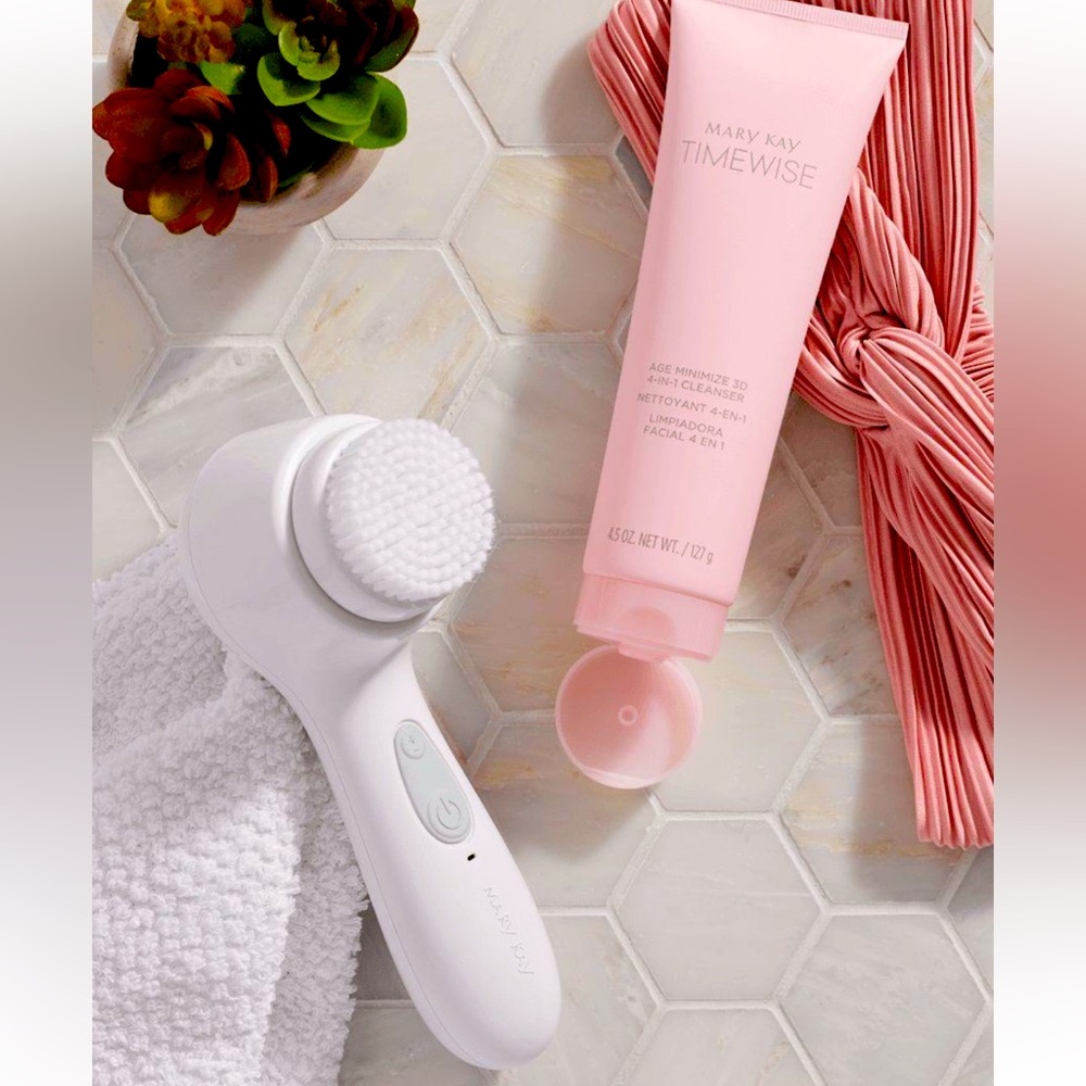 NEW IN BOX Skinvigorate Sonic Skin Care System
